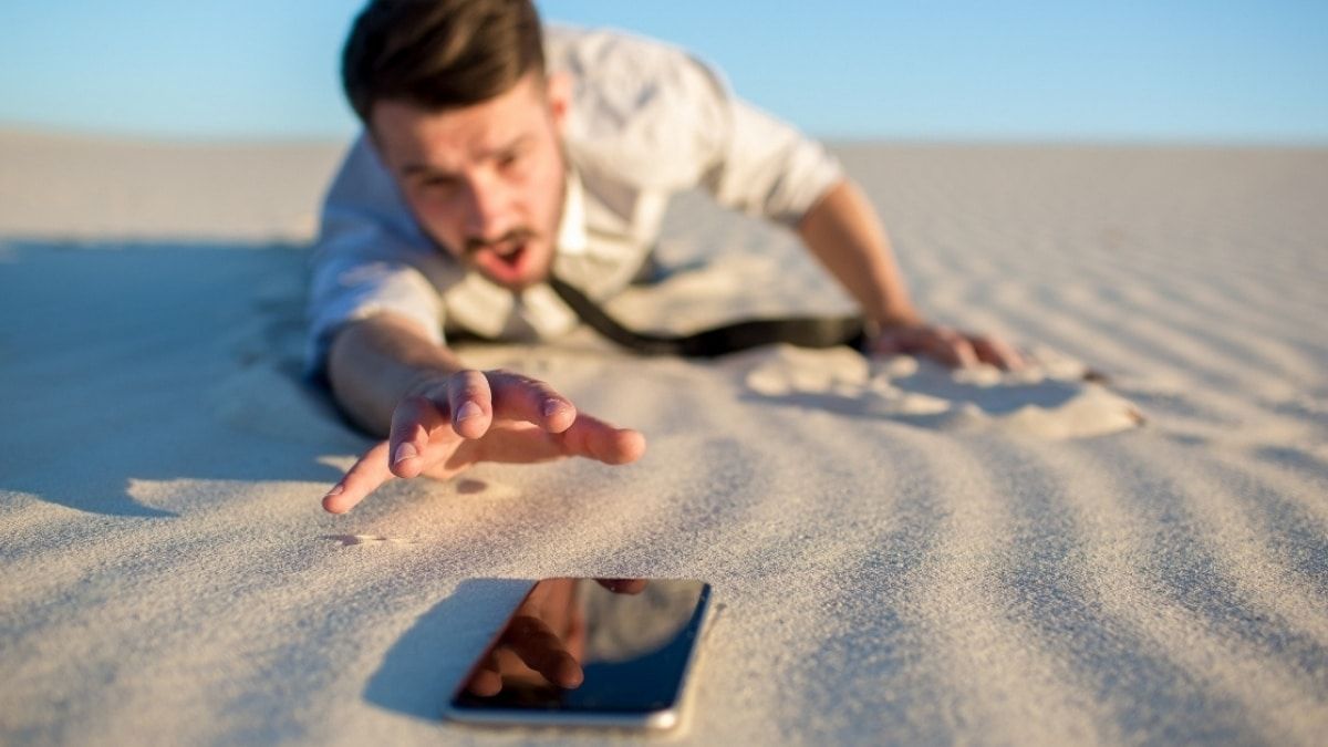 Sales-Man-Reaching-out-to-data